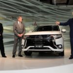 BORIS JOHNSON, BURMISTRZ LONDYNU, PREZENTUJE NOWE MITSUBISHI OUTLANDER PHEV