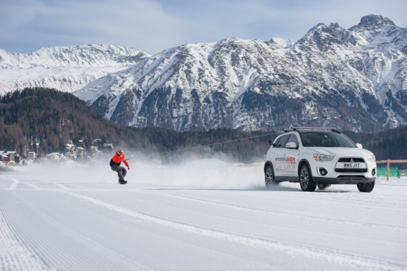 Najszybszy snowboardzista w Wielkiej Brytanii i Mitsubishi ASX biją rekord świat
