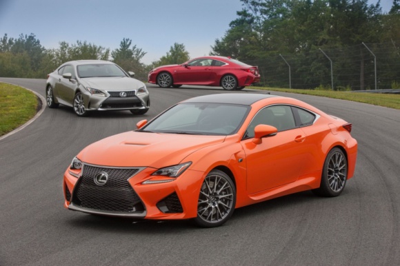 Sportowa piramida Lexusa