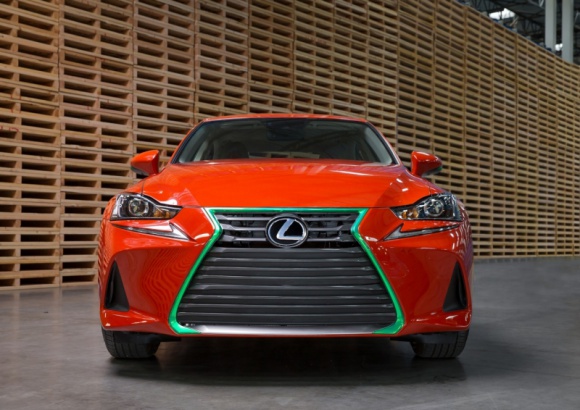 Lexus IS na ostro