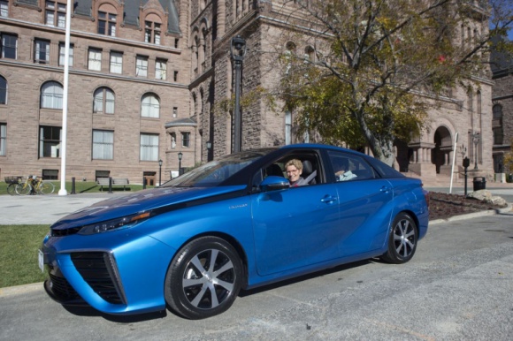 Czy wodorowa Toyota Mirai trafi do Kanady?