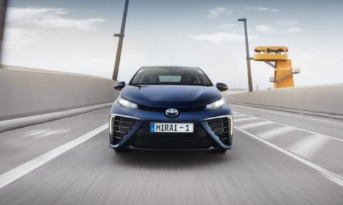 Testy Toyoty Mirai w Zjednoczonych Emiratach Arabskich