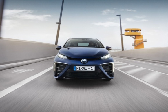 Testy Toyoty Mirai w Zjednoczonych Emiratach Arabskich