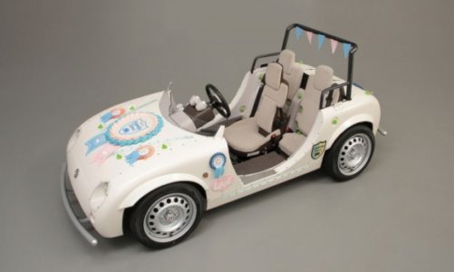 Szkoła jazdy dla dzieci Toyoty na Targach Zabawek w Tokio
