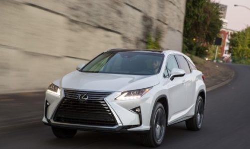 Wydłużony Lexus RX w próbach drogowych