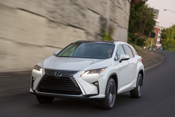 Wydłużony Lexus RX w próbach drogowych