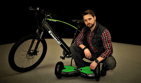 Skawiński ambasadorem SmartGPS i elektrycznych pojazdów Kawasaki
