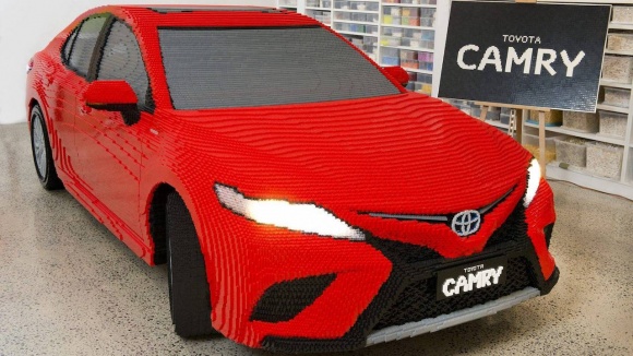 Toyota Camry z klocków Lego