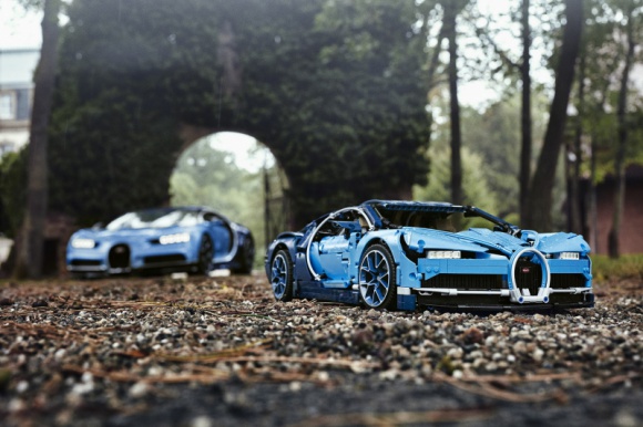 LEGO® TECHNIC™ BUGATTI CHIRON – POŁĄCZENIE SZTUKI, INŻYNIERII I KLOCKÓW