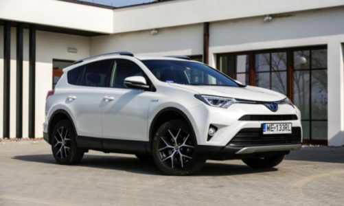 Toyota RAV4 Hybrid najoszczędniejszym SUV-em w USA