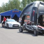 Sprzedają motoryzacyjne marzenia i niosą pomoc chorym dzieciom