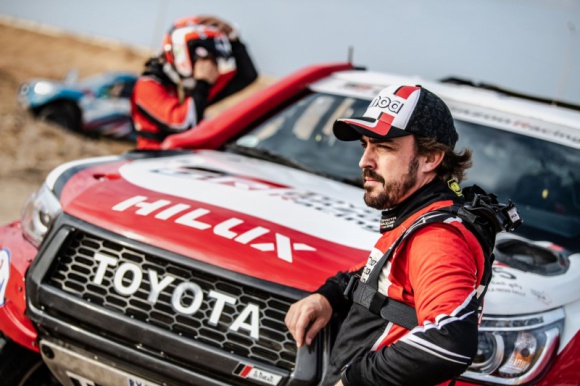 Pierwszy sukces Fernando Alonso w Toyocie Hilux przed Rajdem Dakar