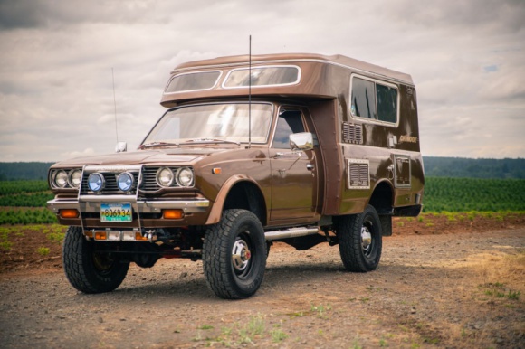 Kamper Toyota Hilux Chinook 4×4 – przepustka do przygody