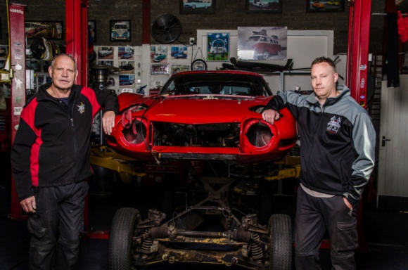 Renowacja klasycznej Toyoty 2000GT w RPA – zaglądamy do warsztatu