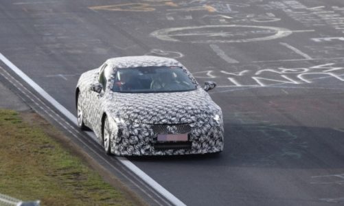 Prototypowy Lexus przyłapany na testach