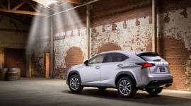 Lexus podsumowuje rok 2015 w Polsce LIFESTYLE, Motoryzacja - To rok sukcesów, co potwierdzają liczby. Dokładnie 2591 sprzedanych samochodów co oznacza ponad 50% wzrost w stosunku do roku 2014. Obecny udział marki w rynku premium to 6,6%, o 1,3% wyższy niż w roku ubiegłym.