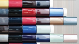 Ile barw tyle gustów, czyli jak Lexus pracuje nad kolorami swoich nowych modeli LIFESTYLE, Motoryzacja - Kolor - jak na coś, co nie posiada „fizycznej obecności”, jego rola jest nie do przecenienia. Kontroluje nastroje, wywołuje emocje, działa jak orzeźwiający napój dla oczu. Jest też niezwykle istotny w motoryzacji. Ileż to zakupów aut dokonało się tylko na jego podstawie?