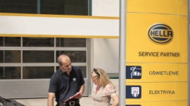 Używany samochód bez tajemnic, czyli jak sprawdzić auto przed zakupem LIFESTYLE, Motoryzacja - Metod stosowanych przez nieuczciwych sprzedawców, aby tylko przyciągnąć klienta, jest wiele. Jak je w porę wykryć samemu, a co sprawdzić w autoryzowanym warsztacie?