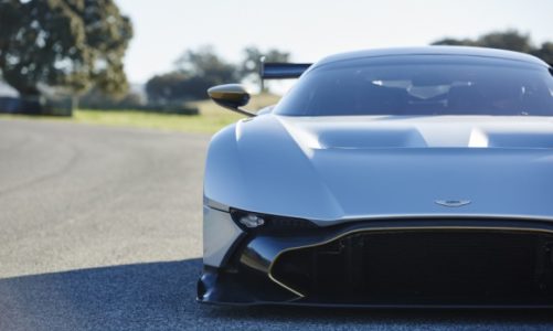 Kierowcy supersamochodów ścigają się z własnymi cyfrowymi klonami