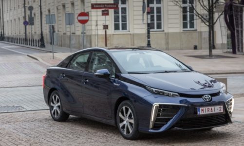 Toyota pomoże uczniom budować wodorowe samochody