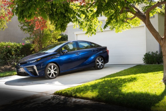 Jak wygląda codzienność z wodorową Toyotą Mirai?
