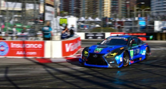 Usiądź obok kierowcy Lexusa RC F GT3 na torze w Long Beach
