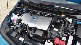 Między hybrydą a autem elektrycznym LIFESTYLE, Motoryzacja - Auta elektryczne mają mnóstwo zalet – nie emitują niepożądanych substancji, mogą korzystać z energii odnawialnej, są ciche, a przy tym dynamiczne. Wciąż jednak mają istotną wadę: niewielki zasięg ze względu na stosunkowo niewielką gęstość energii akumulatorów.