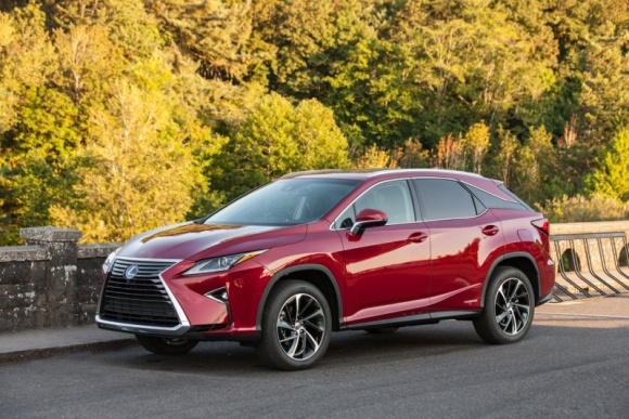 Lexus znów podwójnym zwycięzcą rankingu Kelley Blue Book