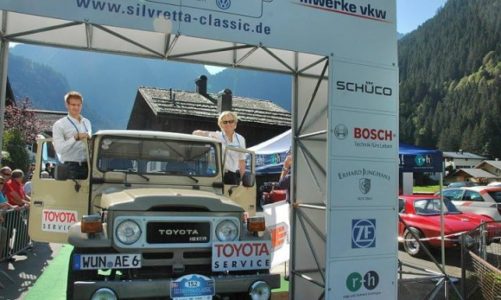 Kultowa Toyota Land Cruiser na trasie kultowego rajdu