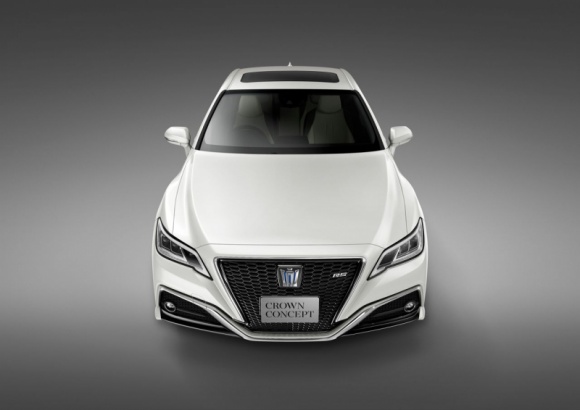 Toyota Crown Concept i limuzyna Century na Tokyo Motor Show 2017 LIFESTYLE, Motoryzacja - Toyota pokaże na zbliżających się 45. targach motoryzacyjnych w Tokio sedana Crown Concept, w którym zaprezentuje technologie mobilne w chmurze oparte na Data Communication Modules.