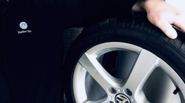 Dobrze dobrana opona to gwarancja bezpiecznej jazdy! LIFESTYLE, Motoryzacja - Kiedy jest odpowiedni moment na wymianę opon z letnich na zimowe? To pytanie co roku wraca jak bumerang i nurtuje niejednego kierowcę.