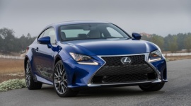 Lexus RC 300h F Sport - hybryda do ostrej jazdy LIFESTYLE, Motoryzacja - Nadchodzą ciężkie czasy dla miłośników ostrej jazdy – coraz więcej krajów zapowiada wprowadzenie ograniczeń dla samochodów z napędem konwencjonalnym.