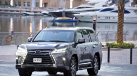 Lexusy w rozmiarze XL LIFESTYLE, Motoryzacja - Największym samochodem klasy SUV, sprzedawanym przez Lexusa w Polsce jest cieszący się dużą popularnością model RX.