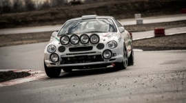 Rzuć wszystko i jedź na tor! LIFESTYLE, Motoryzacja - Rozpoczęła się długo wyczekiwana wiosna. Poprawiająca się pogoda i coraz dłuższe dni zachęcają do aktywności poza domem i wypadów za miasto.