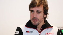 Fernando Alonso w drodze po potrójną koronę LIFESTYLE, Motoryzacja - Fernando Alonso wziął udział w trwających w tym tygodniu testach Formuły 1 na Circuit de Barcelona-Catalunya, na których pobił rekord pierwszego sektora toru.