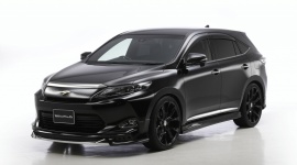Toyota Harrier - krewniak crossoverów Lexusa LIFESTYLE, Motoryzacja - Nazwa Harrier kojarzy się większości fanów techniki z angielskim samolotem szturmowym, zdolnym do pionowego startu i lądowania.
