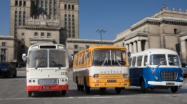 Kultowe autobusy PRL-u – w czym tkwił ich urok? LIFESTYLE, Motoryzacja - Historia autobusów przemieszczających się po polskich drogach w czasach PRL- u.