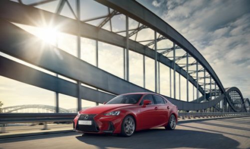 Ruchome zegary – unikalny gadżet Lexusa