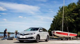 Toyota Auris TS Kombi: japońska recepta na przestronny kompakt LIFESTYLE, Motoryzacja - Samochody kompaktowe znajdują się w ścisłej czołówce najpopularniejszych modeli w Europie. Segment ten jest polem zaciekłej walki pomiędzy licznymi konkurentami.