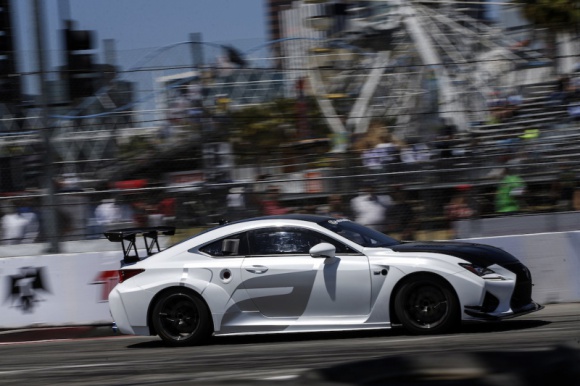 Torowo-drogowy Lexus RC F GT już wkrótce?