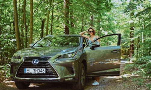 Mistrzyni Polski w trójskoku Anna Jagaciak jeździ Lexusem NX