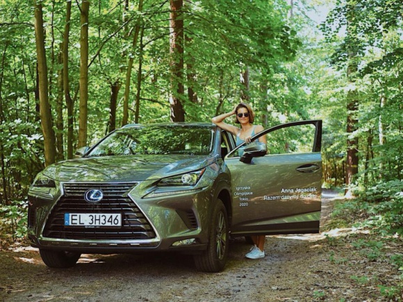 Mistrzyni Polski w trójskoku Anna Jagaciak jeździ Lexusem NX