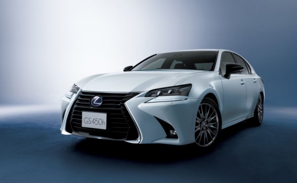 Lexus świętuje rekord sprzedaży limitowaną serią Black Sequence