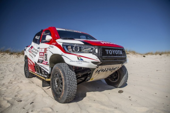 Toyota Gazoo Racing wystawi trzy Hiluxy w Rajdzie Dakar