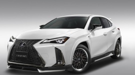 TRD wzięło na warsztat Lexusa UX. Efekty wyglądają niesamowicie LIFESTYLE, Motoryzacja - Inżynierowie japońskiego oddziału Toyota Racing Development mają ostatnio pełne ręce roboty. Po opracowaniu pakietów tuningowych dla Lexusów ES i RC, zabrali się za najnowszego crossovera UX w wersji F Sport.