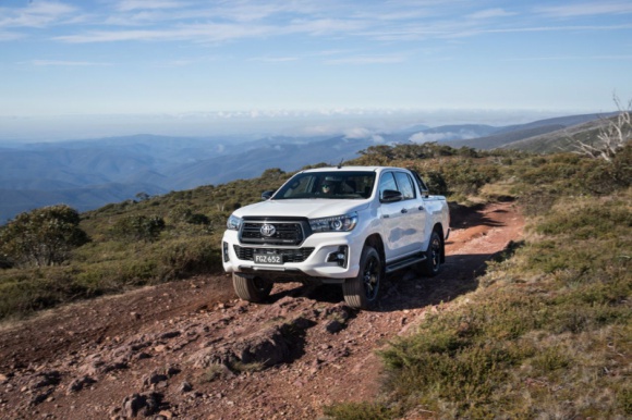 Australia: Toyota Hilux liderem po raz trzeci z rzędu LIFESTYLE, Motoryzacja - Australia to jeden z tych krajów, które jednoznacznie kojarzą się z autami terenowymi. To także kraj, w którym na ogromnych pustkowiach niezawodność samochodu liczy się najbardziej.