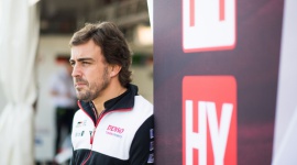 Fernando Alonso jedzie po pierwsze zwycięstwo z Toyotą na torze Sebring LIFESTYLE, Motoryzacja - Po zimowej przerwie Toyota Gazoo Racing wraca do rywalizacji w mistrzostwach świata w wyścigach długodystansowych (WEC). W piątek Fernando Alonso i spółka zmierzą się z rywalami na Florydzie w wyścigu 1000 mil Sebring. 