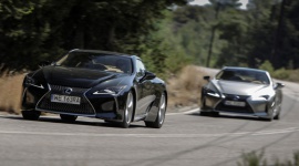 Następca Lexusa LFA jeszcze w tym roku? LIFESTYLE, Motoryzacja - To już niemal pewne. Lexus pracuje nad wyraźnie mocniejszą i bardziej ekstremalną odsłoną modelu LC. A ostatnie reakcje przedstawicieli japońskiej marki tylko zdają się to potwierdzać.