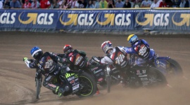 Wielkie ściganie we Wrocławiu. Zmarzlik najszybszy LIFESTYLE, Motoryzacja - To był jeden z najciekawszych turniejów Speedway Grand Prix w ostatnich latach i żużel w najlepszym wydaniu. Ogromne emocje rozgrzewały publiczność od pierwszego do ostatniego biegu. Z apogeum i zwycięstwem Polaka w finale!