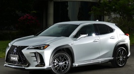 Król miejskiej dżungli - Lexus UX widziany przez TOM'S LIFESTYLE, Motoryzacja - Motoryzacyjna kultura Japonii znana jest ze swojej fascynacji modyfikacjami samochodów. Czasami potrafią one zupełnie zmienić charakter auta.